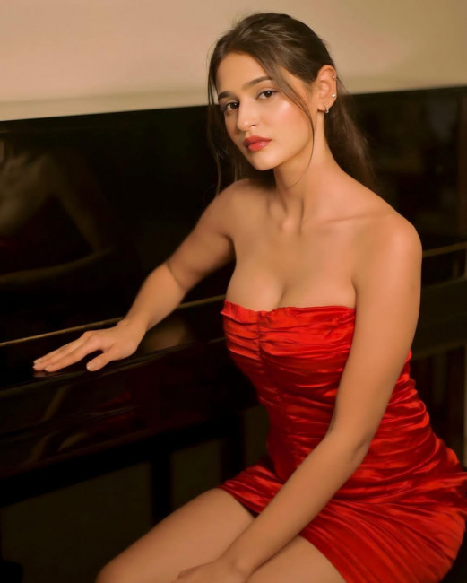 Read more about the article Ariel Ember Awaits You for Unforgettable Experiences Tonight